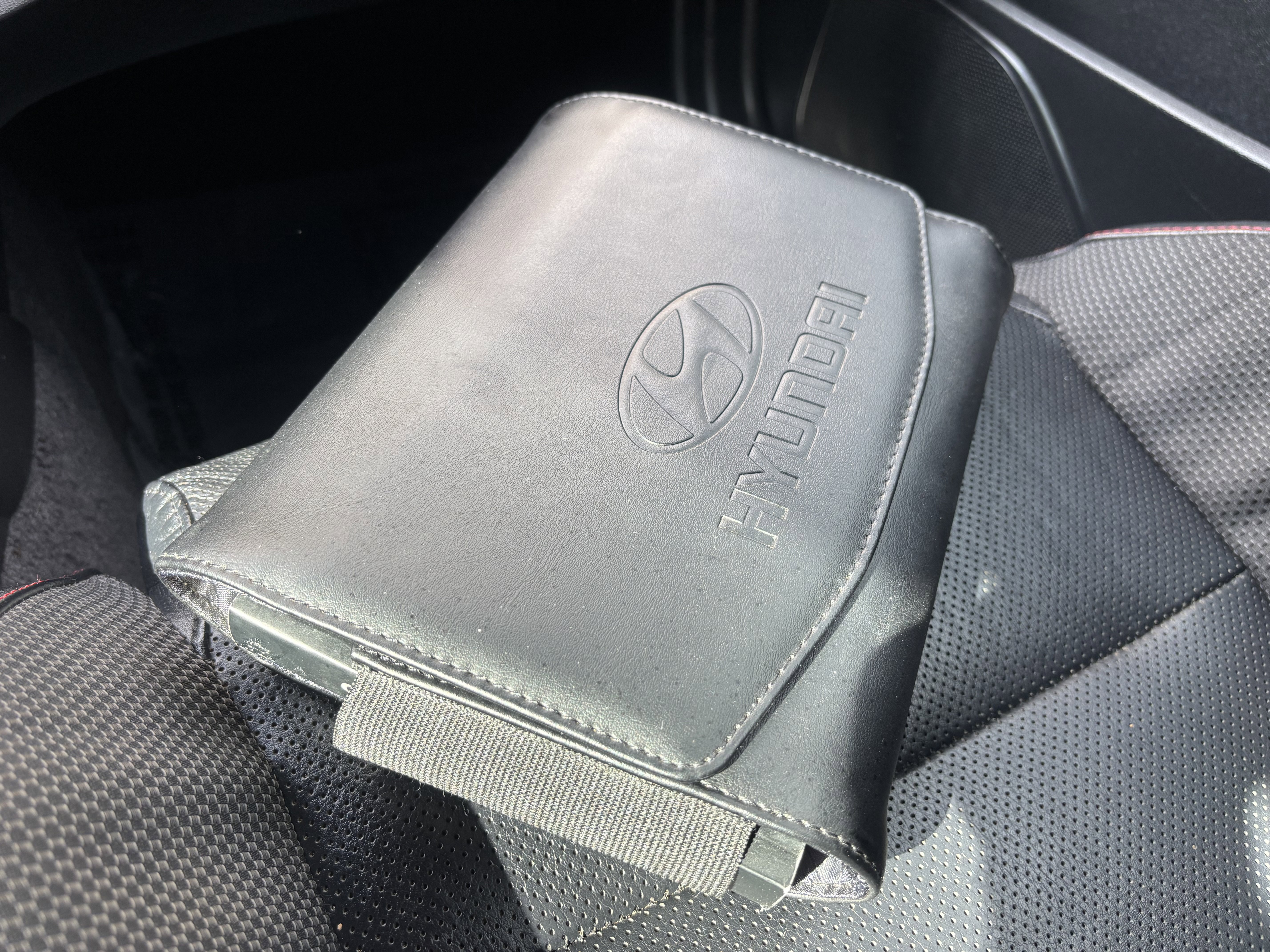 Used 2016 Hyundai Genesis Coupe 3.8 image 38