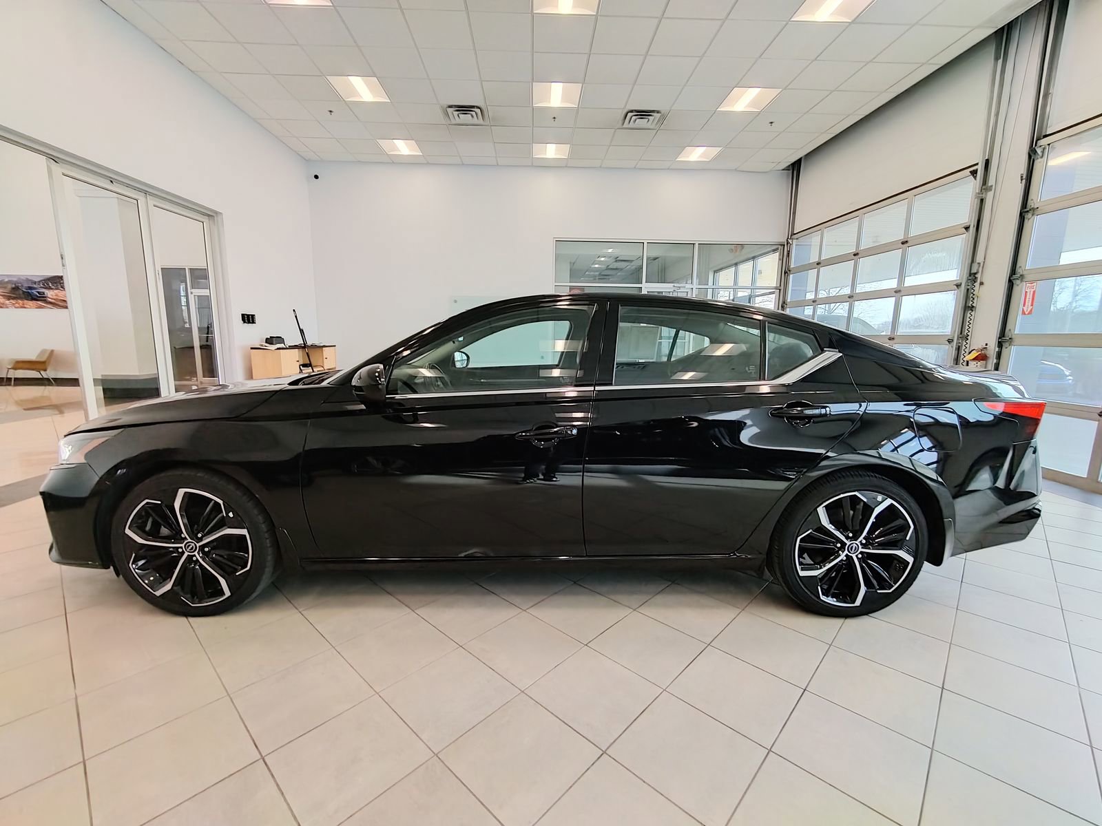 Used 2024 Nissan Altima 2.5 SR image 6