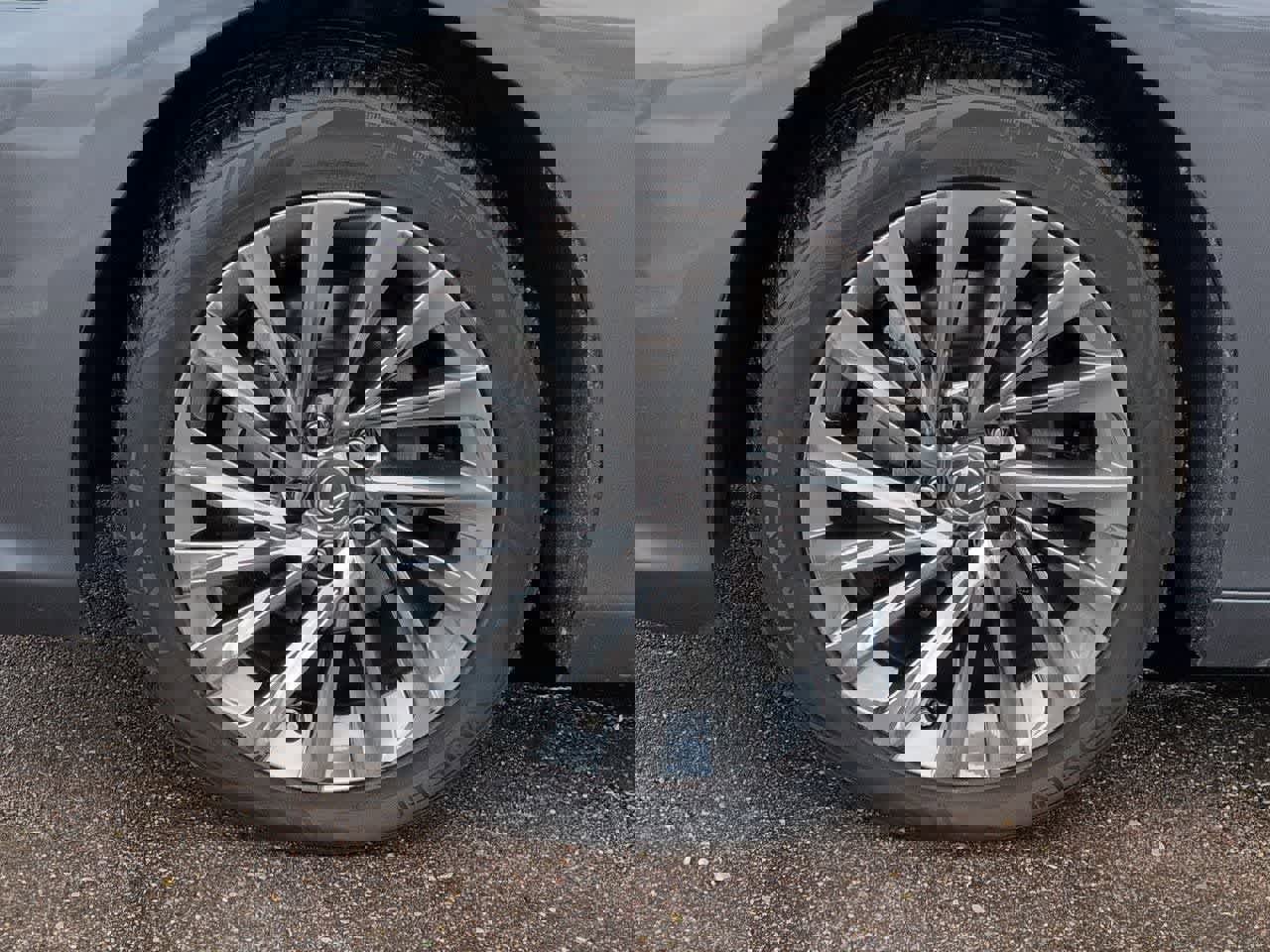 Used 2024 Lexus ES 300h Ultra Luxury image 13