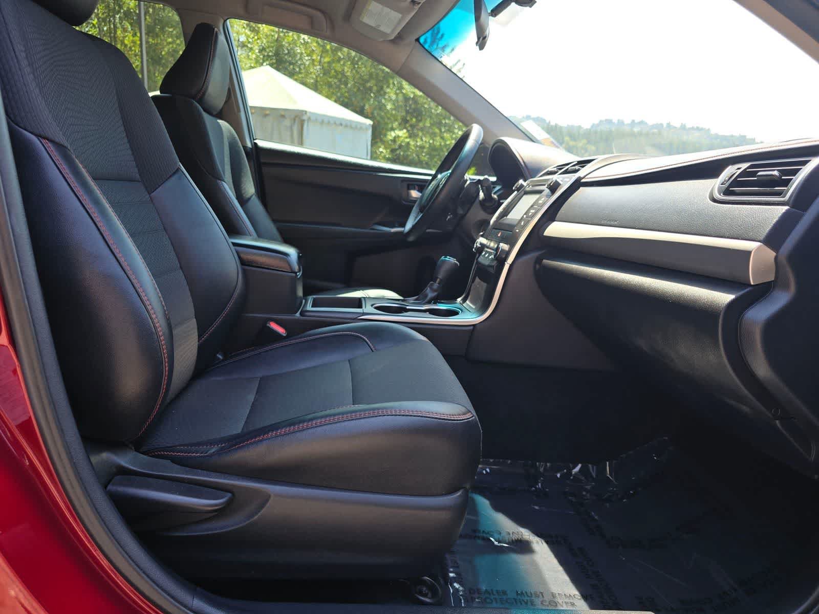 Used 2017 Toyota Camry SE w/ Protection Package (Q2) FWD image 24