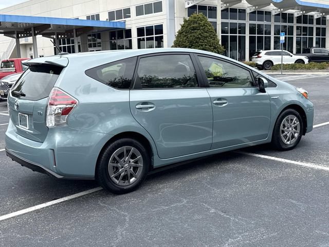 Used 2017 Toyota Prius V Four FWD image 4