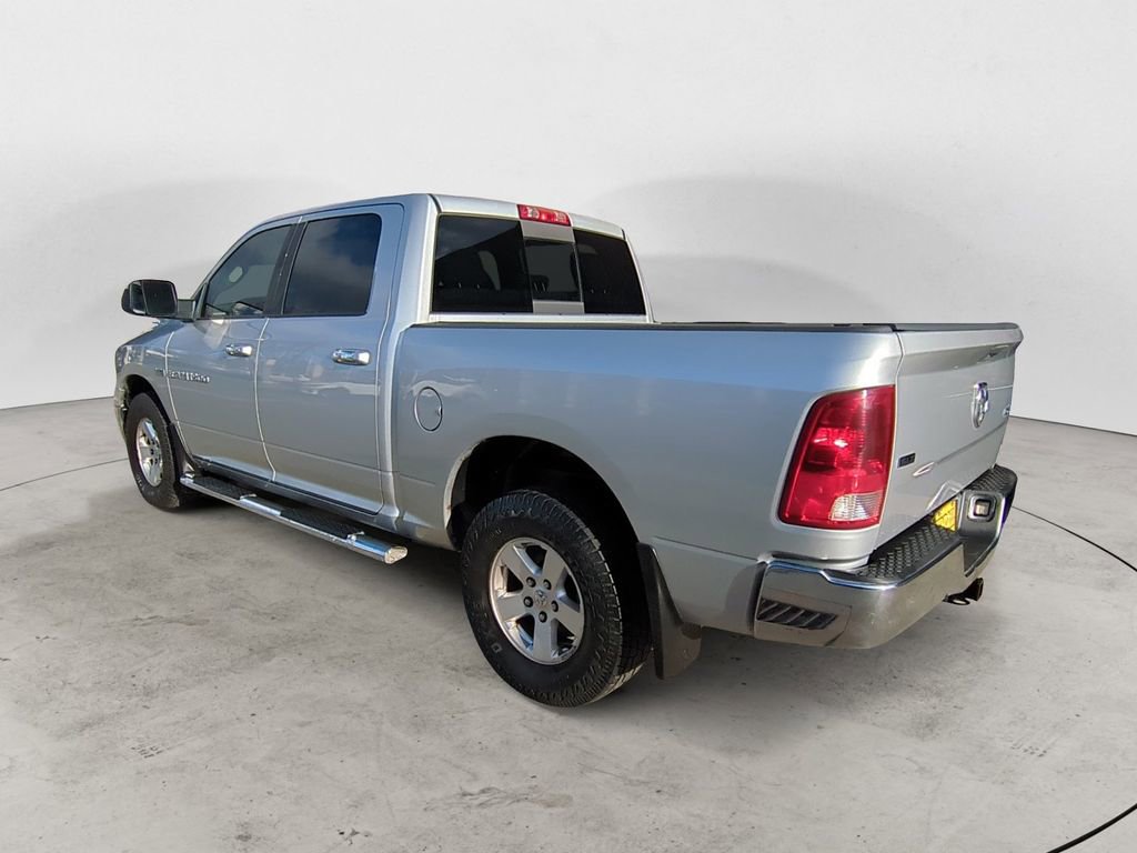 Used 2011 RAM 1500 Classic SLT AWD/4WD image 3