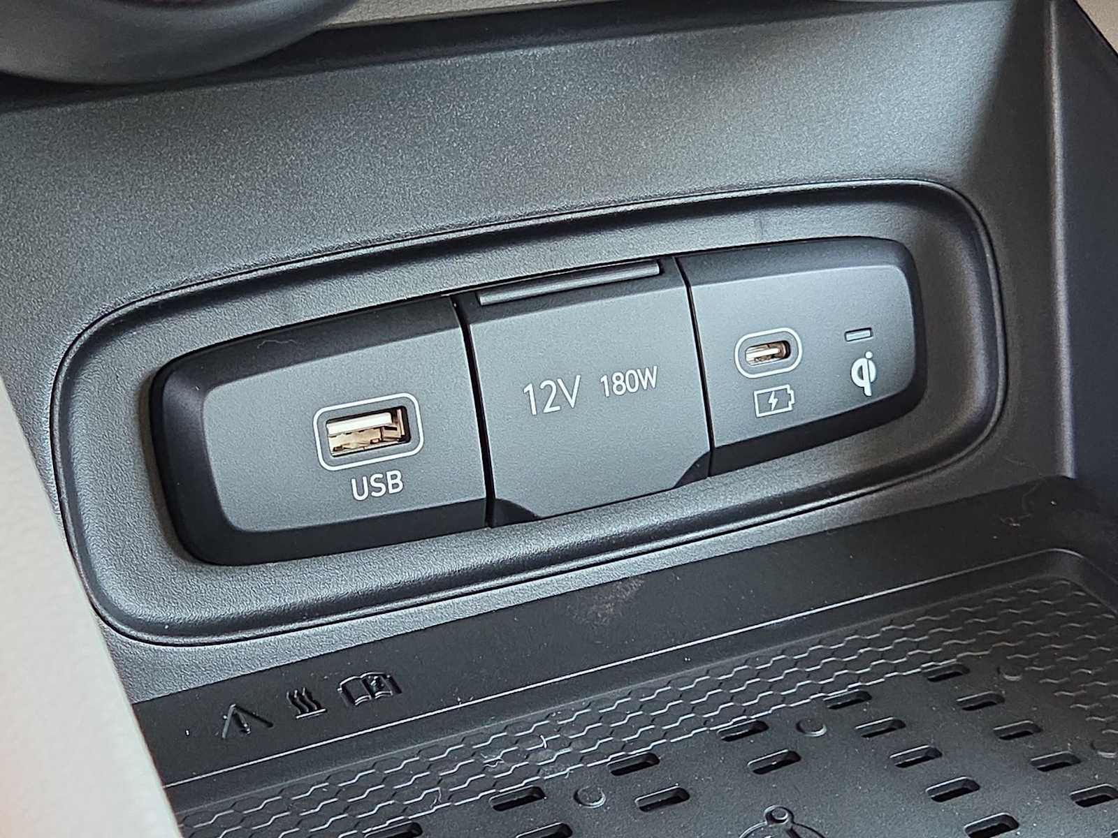 New 2026 Hyundai Venue SEL FWD image 33
