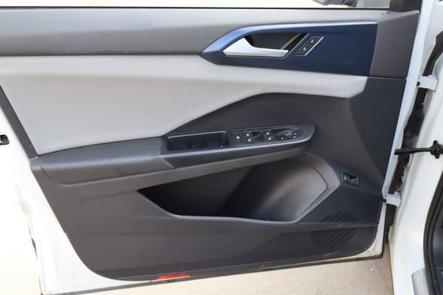 Used 2022 Volkswagen Taos SE FWD image 19
