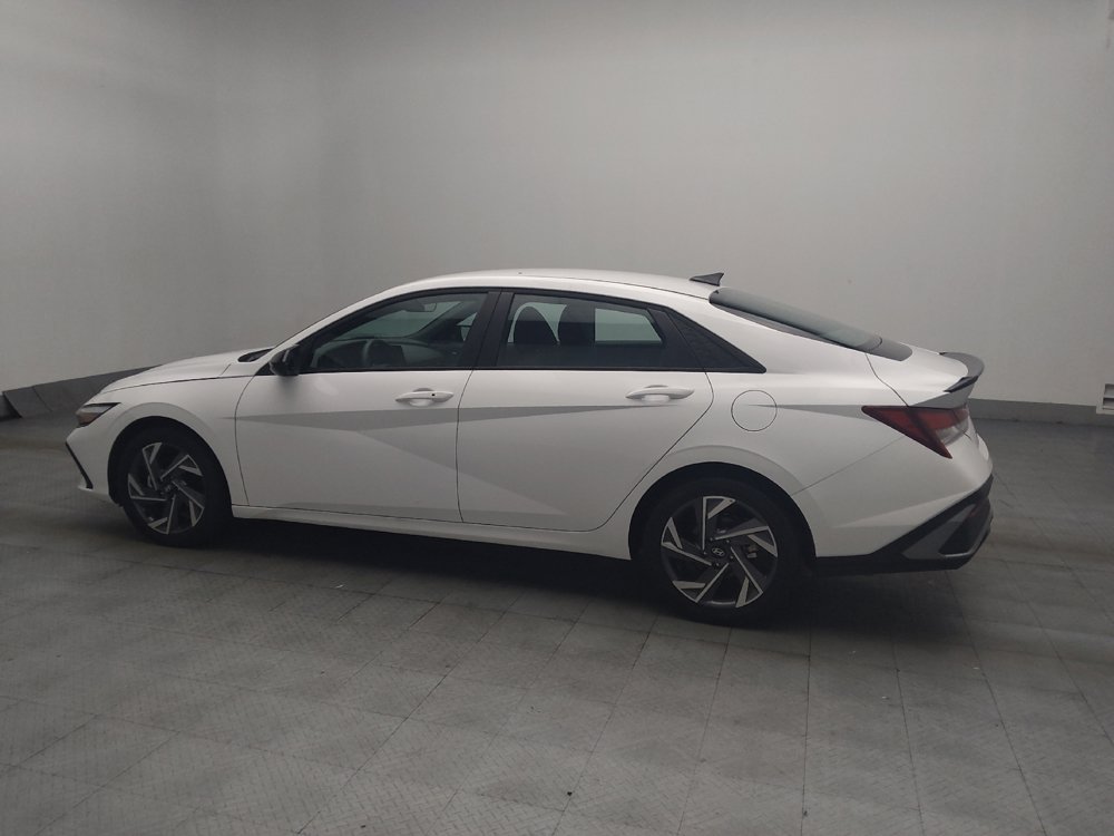 Used 2025 Hyundai Elantra Sport FWD image 3