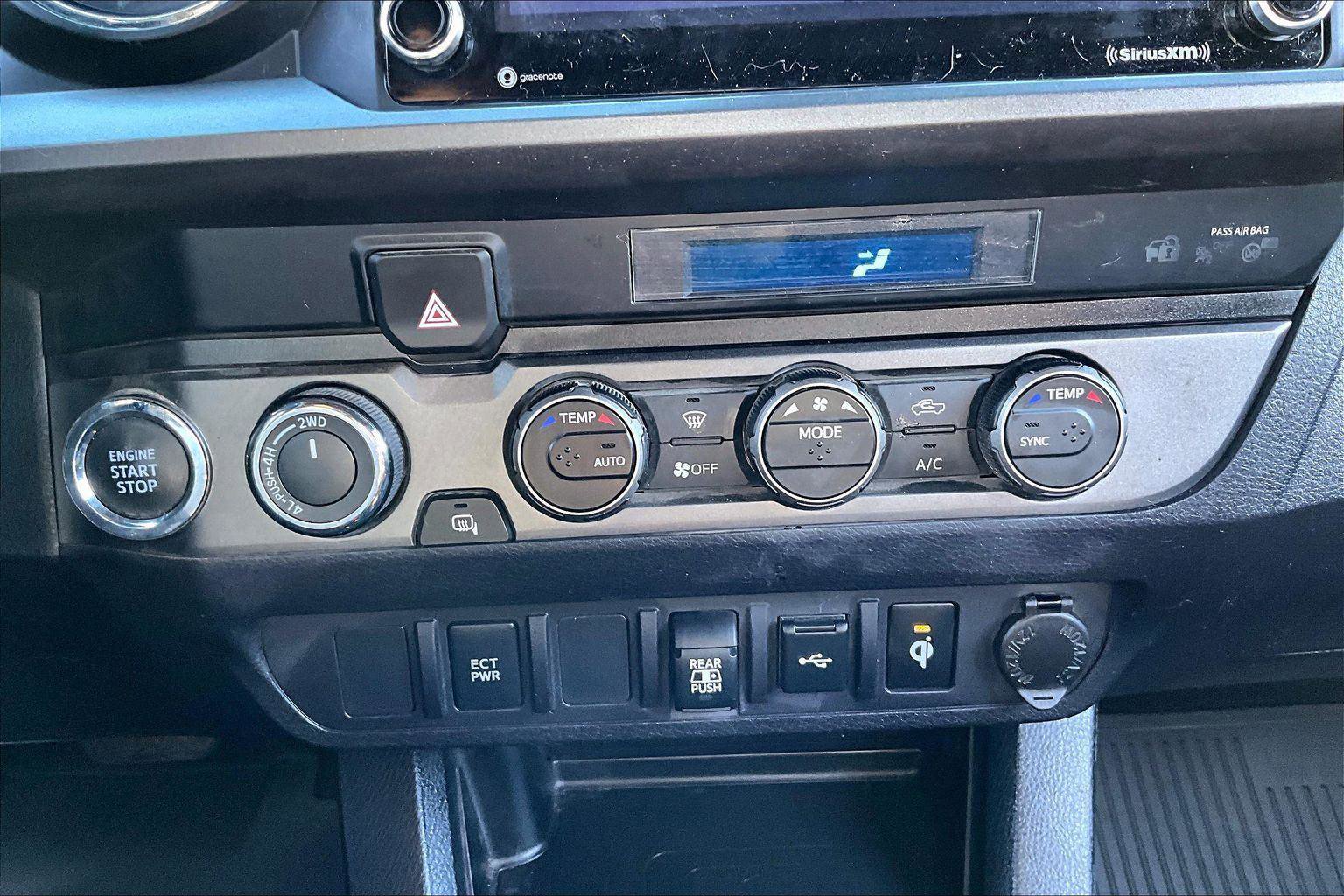 Used 2022 Toyota Tacoma TRD Off-Road image 32