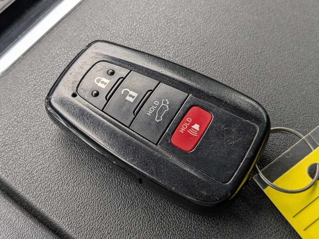 Used 2023 Toyota Highlander LE image 31