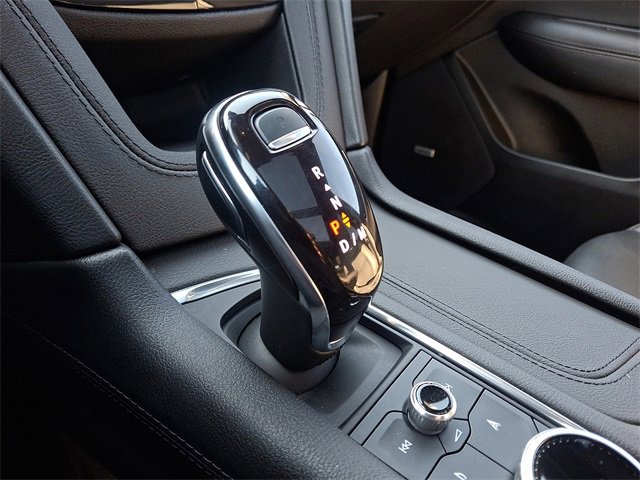 Used 2025 Cadillac XT5 Premium Luxury image 16