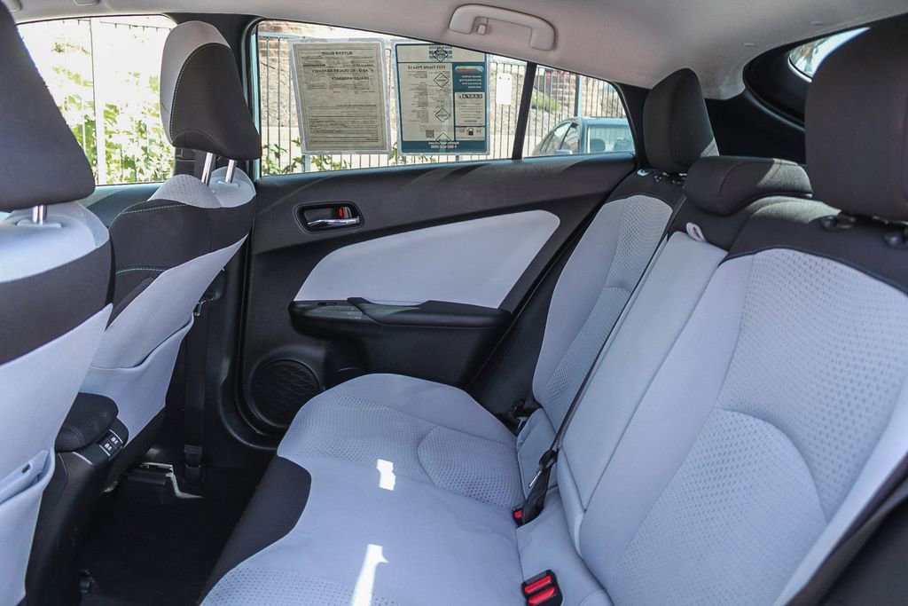 Used 2022 Toyota Prius LE image 23