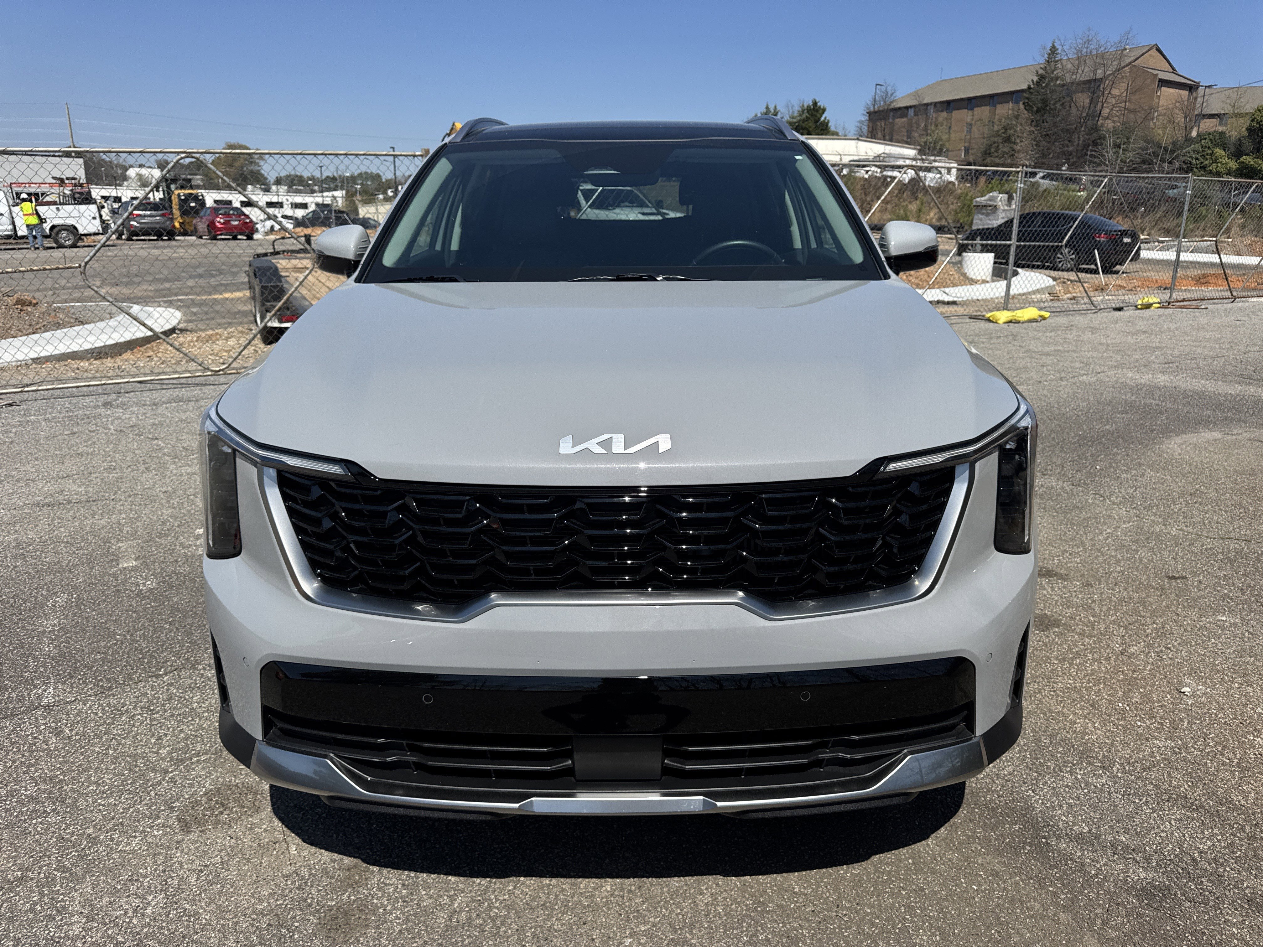 Used 2025 Kia Sorento EX w/ Panoramic Sunroof Package image 2