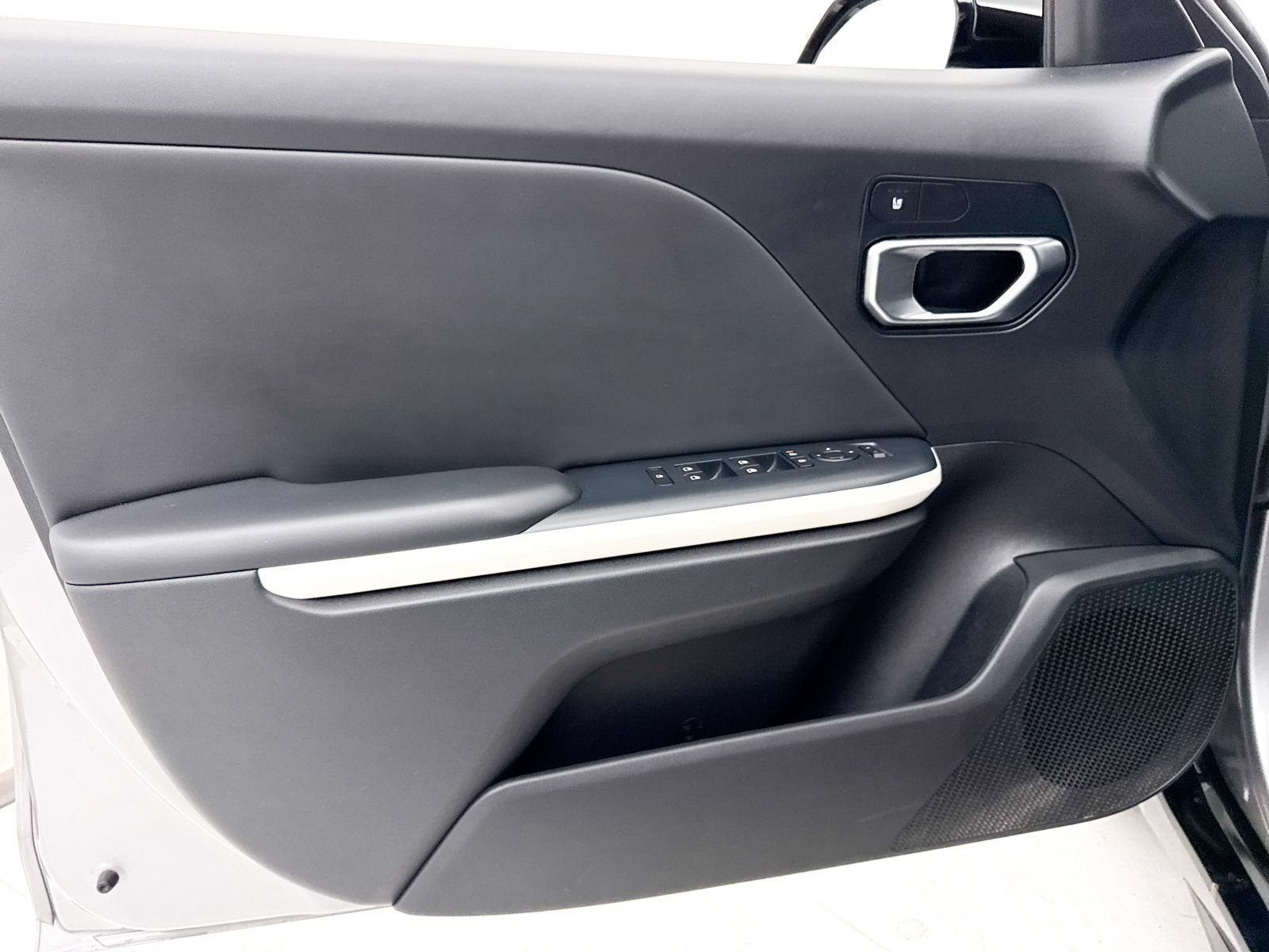 Certified 2025 Kia K4 EX w/ GT-Line Sunroof Package FWD image 31