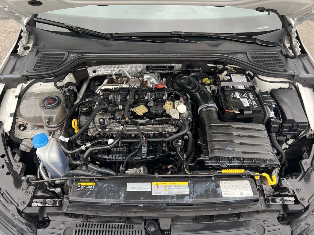 Used 2024 Volkswagen Golf R image 12