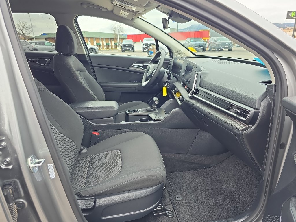 Used 2025 Kia Sportage LX image 24