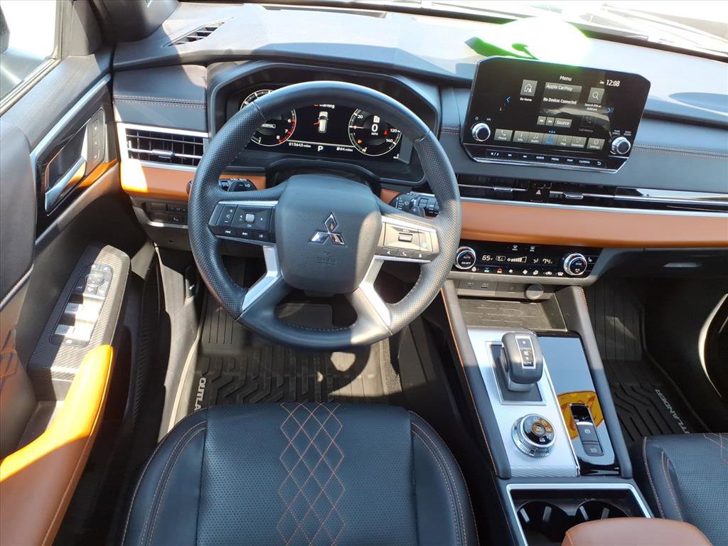 Used 2024 Mitsubishi Outlander SEL image 6