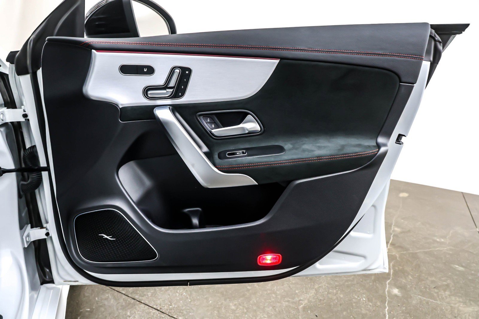 Used 2023 Mercedes-Benz CLA 250 image 24