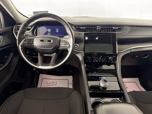 Used 2023 Jeep Grand Cherokee Laredo AWD/4WD image 21
