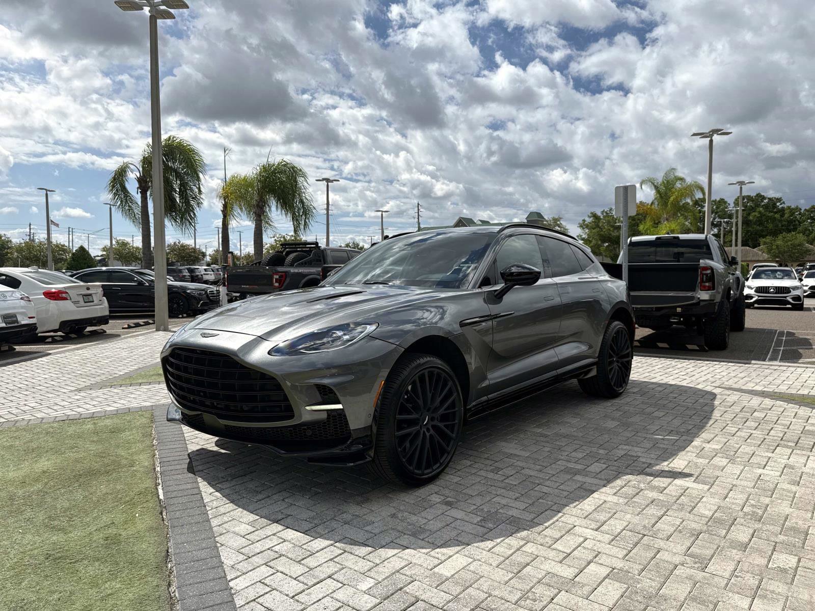 Used 2023 Aston Martin DBX 707 AWD/4WD image 2