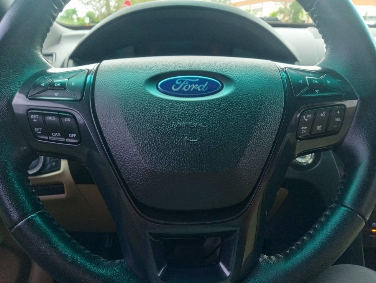 Used 2016 Ford Explorer XLT w/ Equipment Group 202A FWD image 9