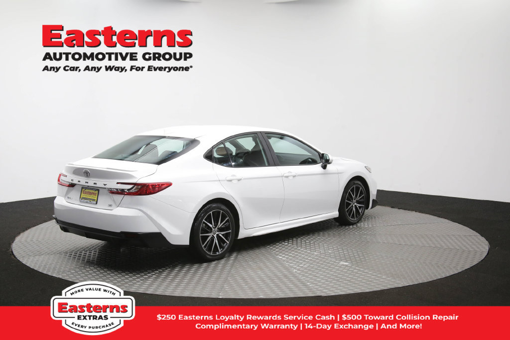 Used 2025 Toyota Camry SE FWD image 40