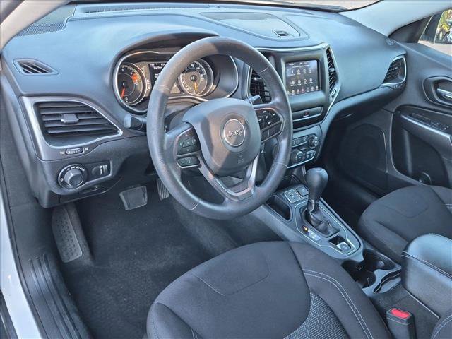 Used 2020 Jeep Cherokee Latitude FWD image 10
