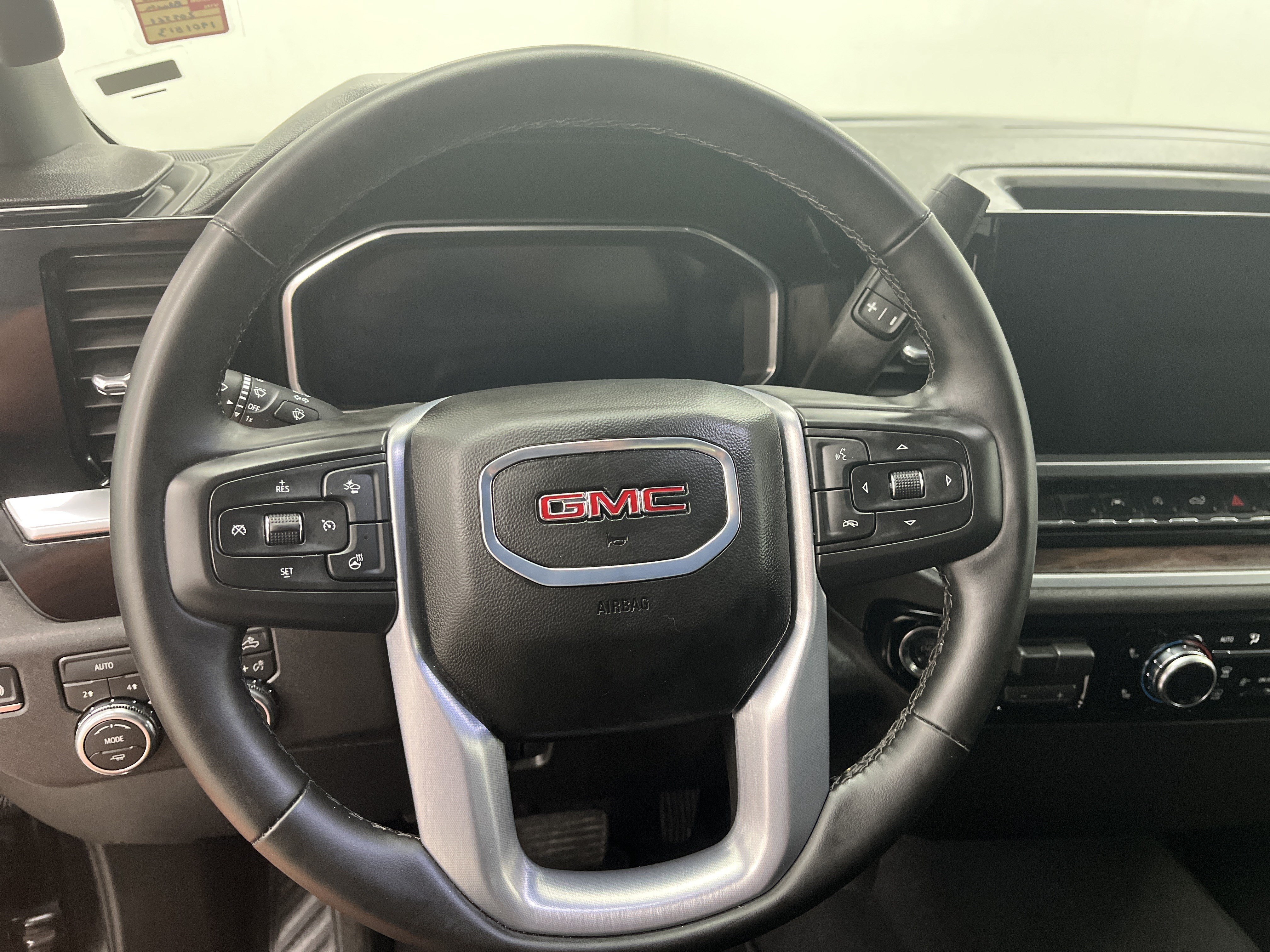 Used 2026 GMC Sierra 1500 SLT AWD/4WD image 12