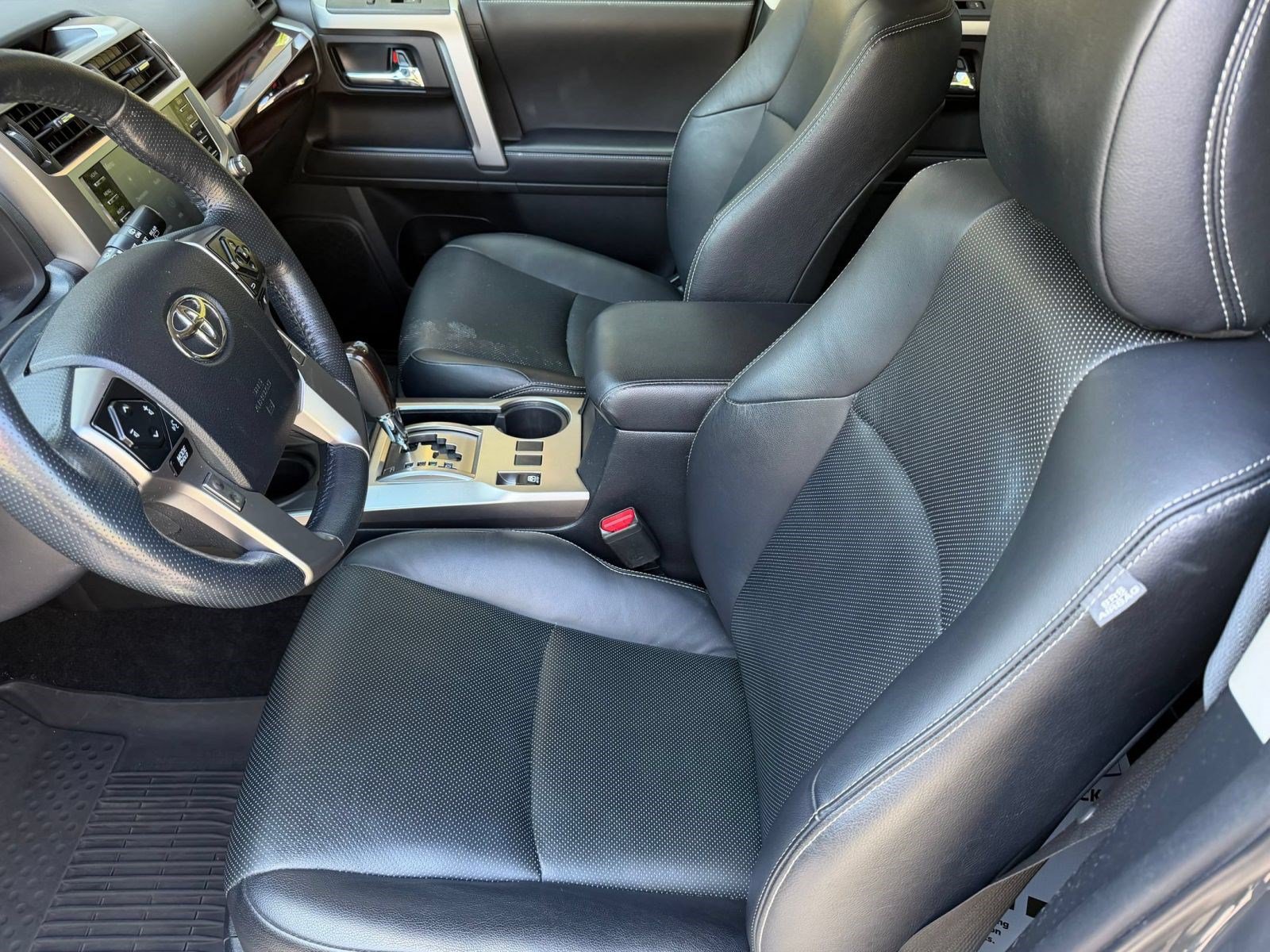 Used 2024 Toyota 4Runner Limited AWD/4WD image 5