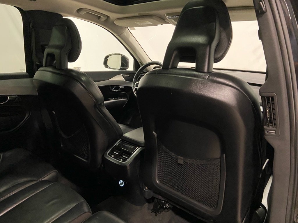 Used 2017 Volvo XC90 T6 Momentum w/ Vision Package image 27