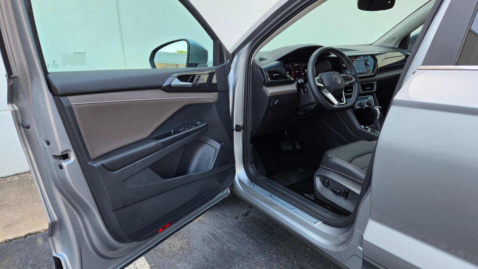 Certified 2023 Volkswagen Taos SEL AWD/4WD image 19