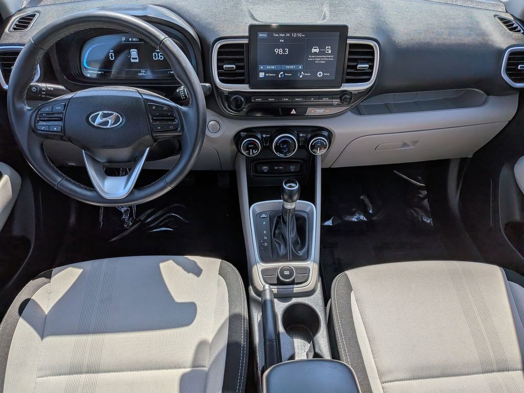 Used 2025 Hyundai Venue SEL image 22