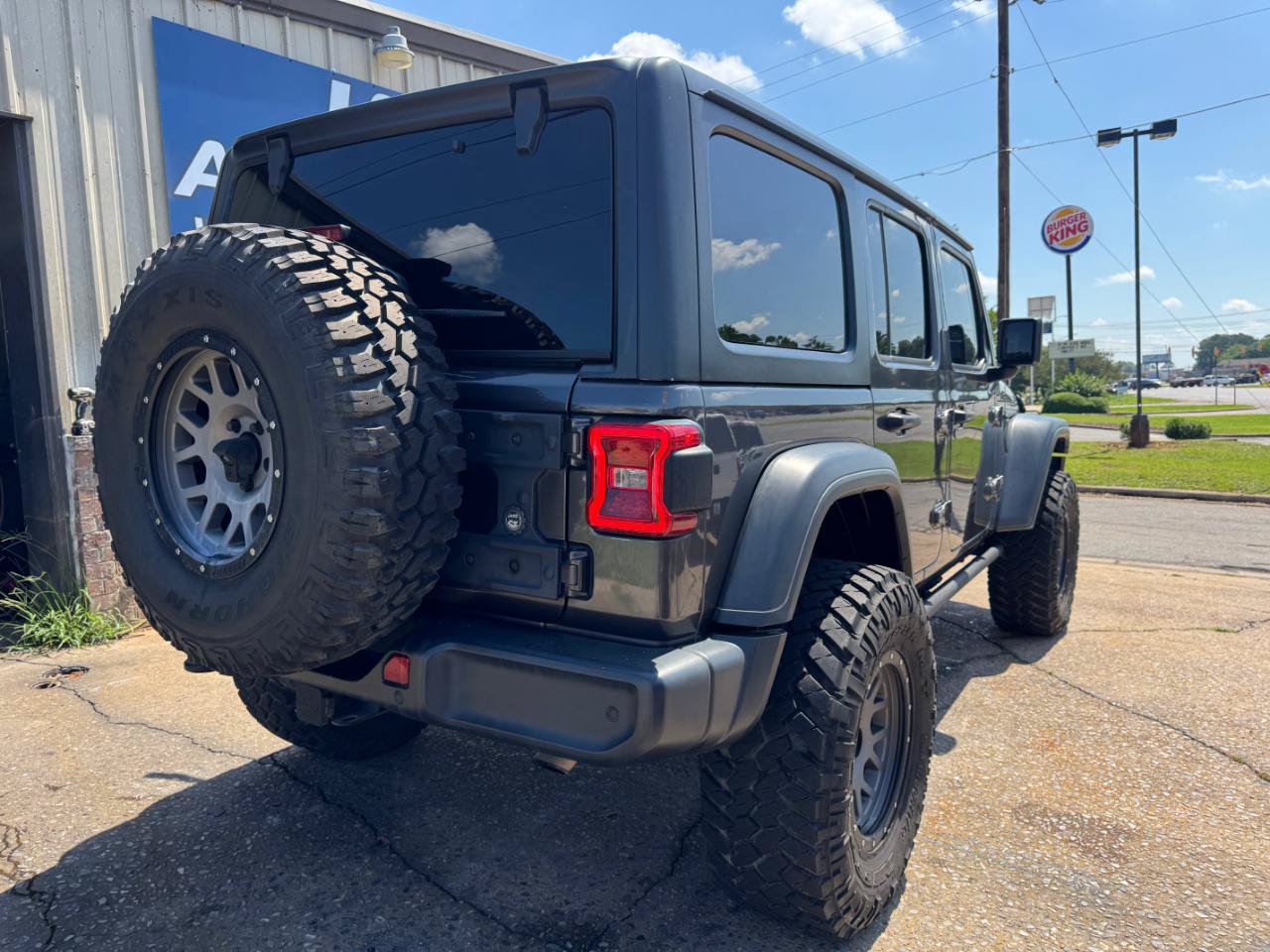 Used 2018 Jeep Wrangler Unlimited Sport S AWD/4WD image 6