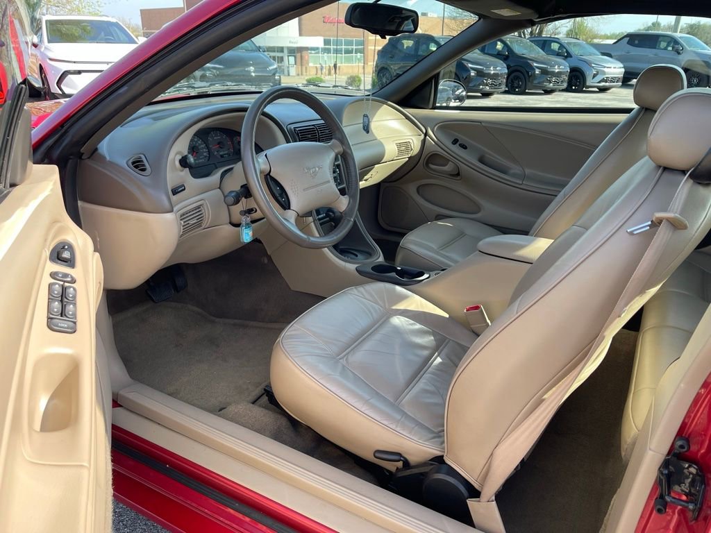 Used 2000 Ford Mustang Convertible RWD image 5