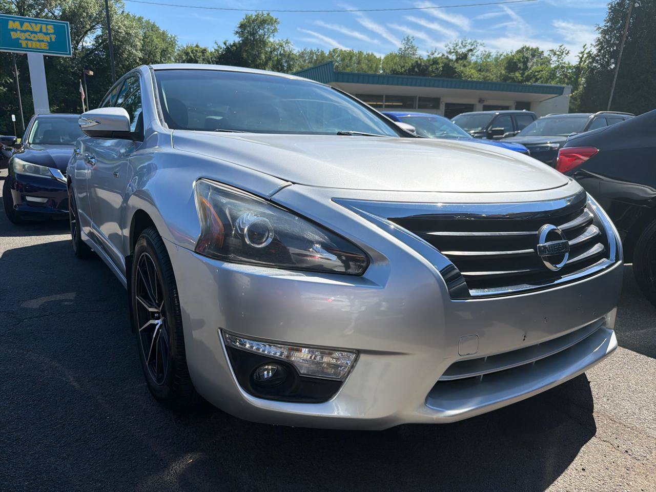 Used 2013 Nissan Altima 2.5 SL FWD image 3
