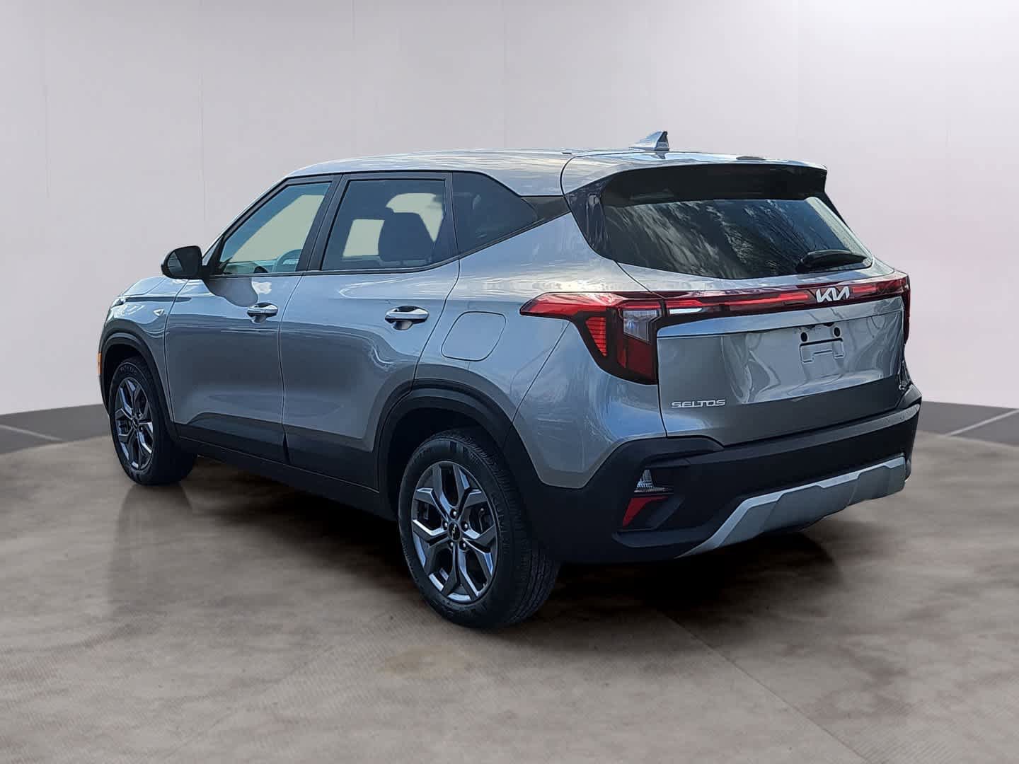 Used 2024 Kia Seltos LX AWD/4WD image 6
