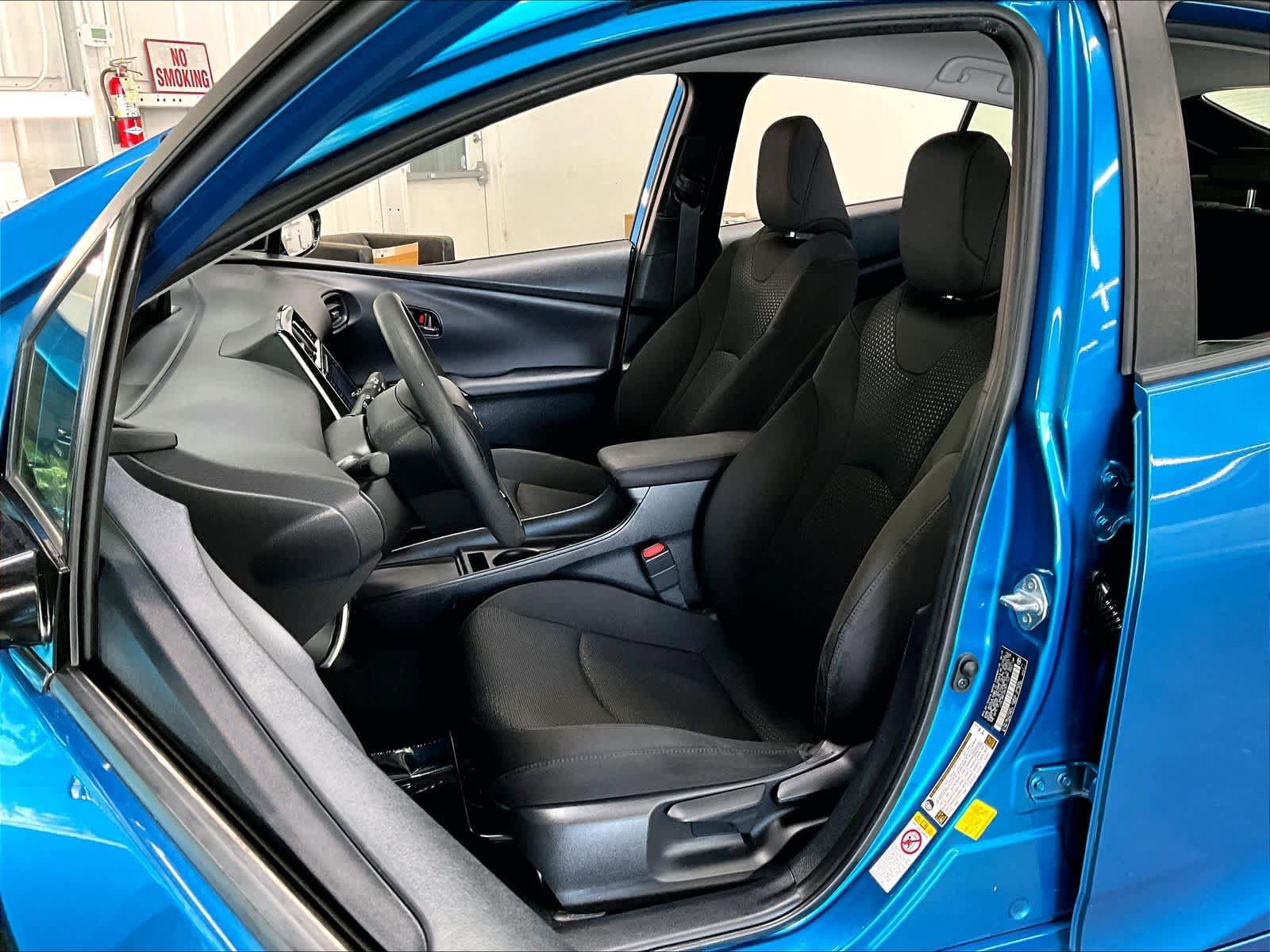 Used 2019 Toyota Prius LE AWD/4WD image 26