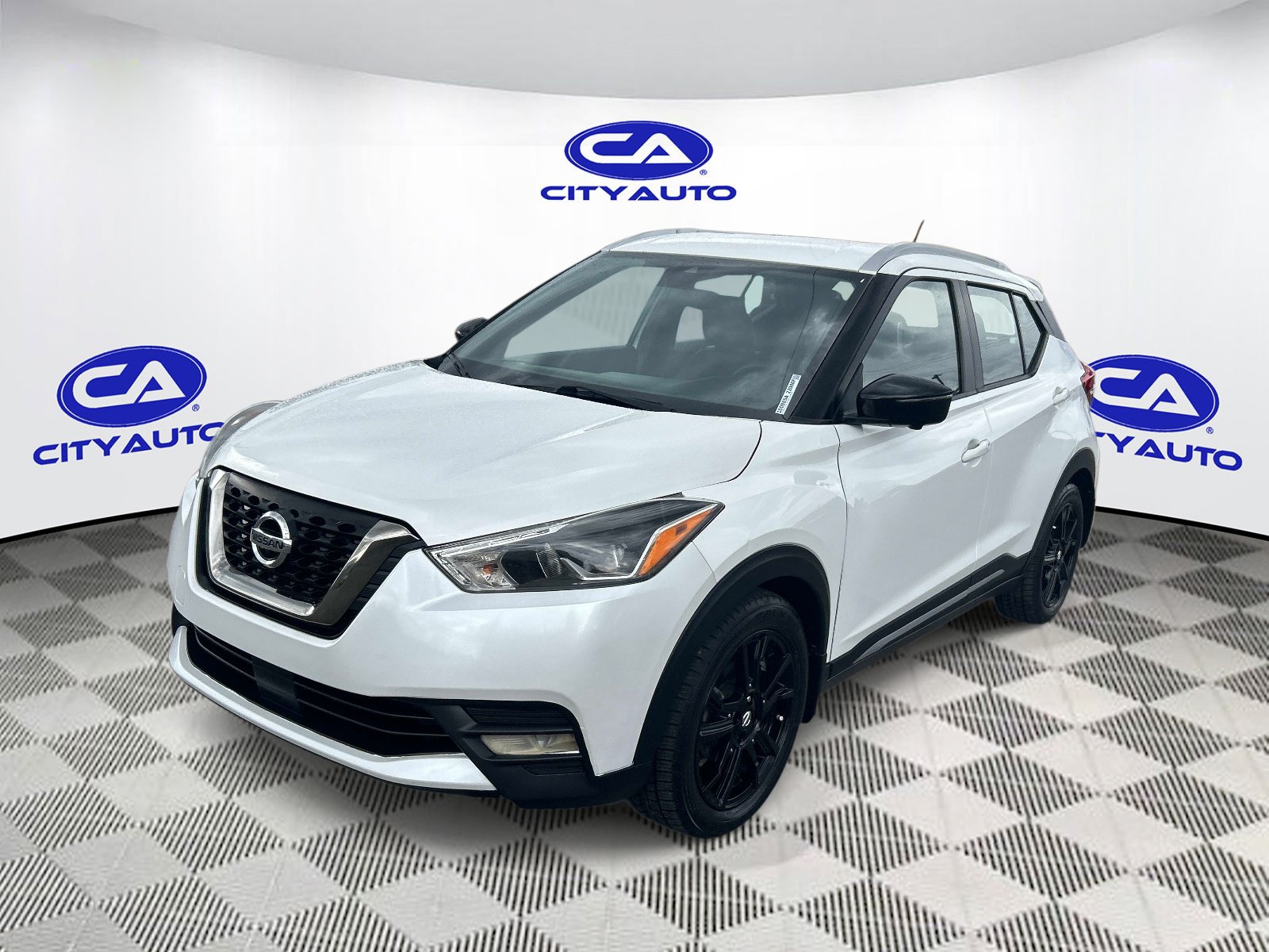 Used 2020 Nissan Kicks SR w/ SR Premium Package FWD image 8