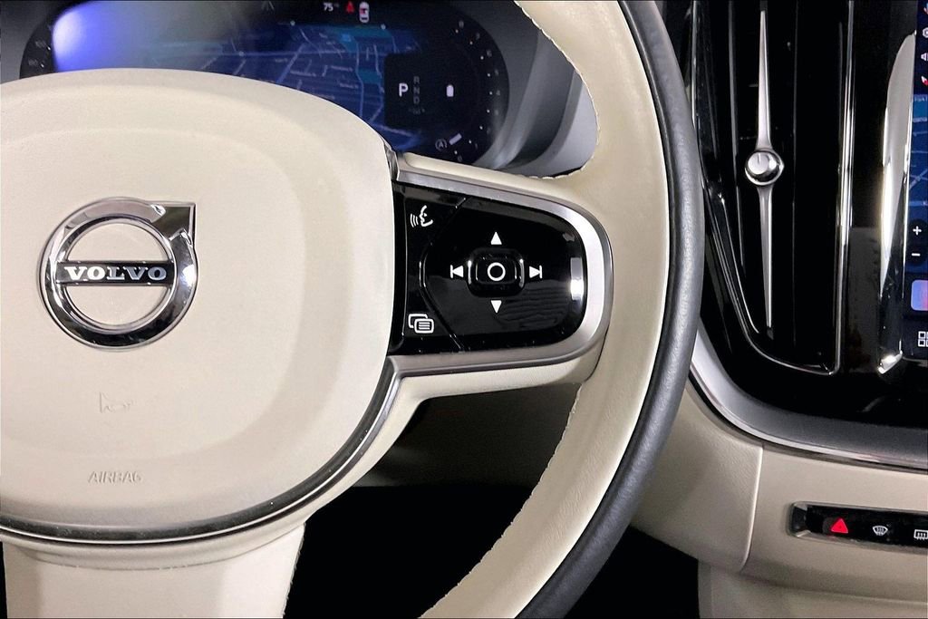 Used 2025 Volvo XC60 B5 Plus w/ Protection Package Premier image 19