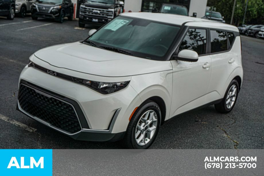Used 2025 Kia Soul LX w/ LX Technology Package FWD image 15