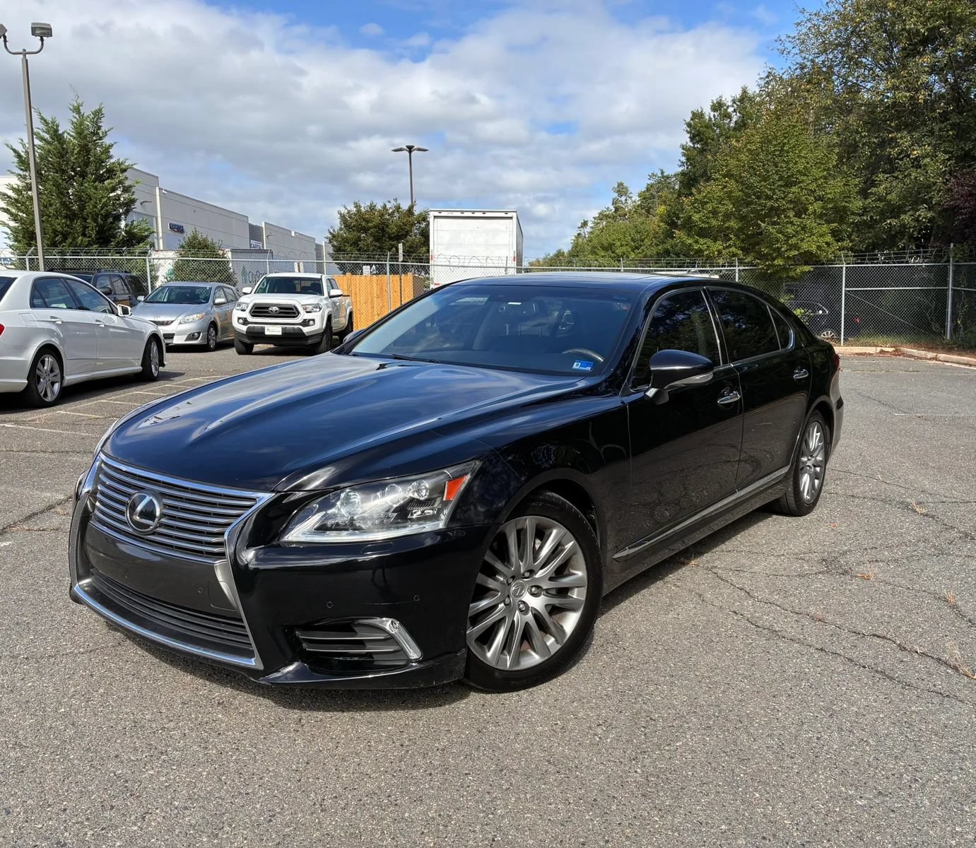 Used 2013 Lexus LS 460 L w/ All-Weather Pkg RWD image 2
