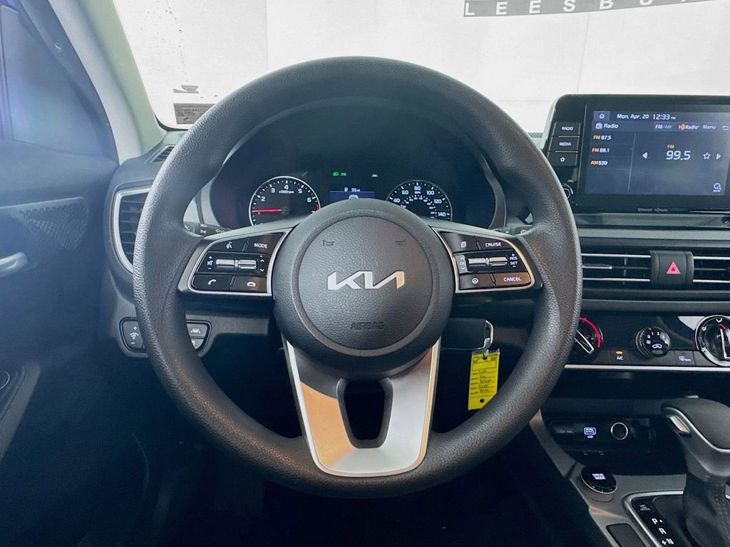 Used 2023 Kia Seltos LX AWD/4WD image 11