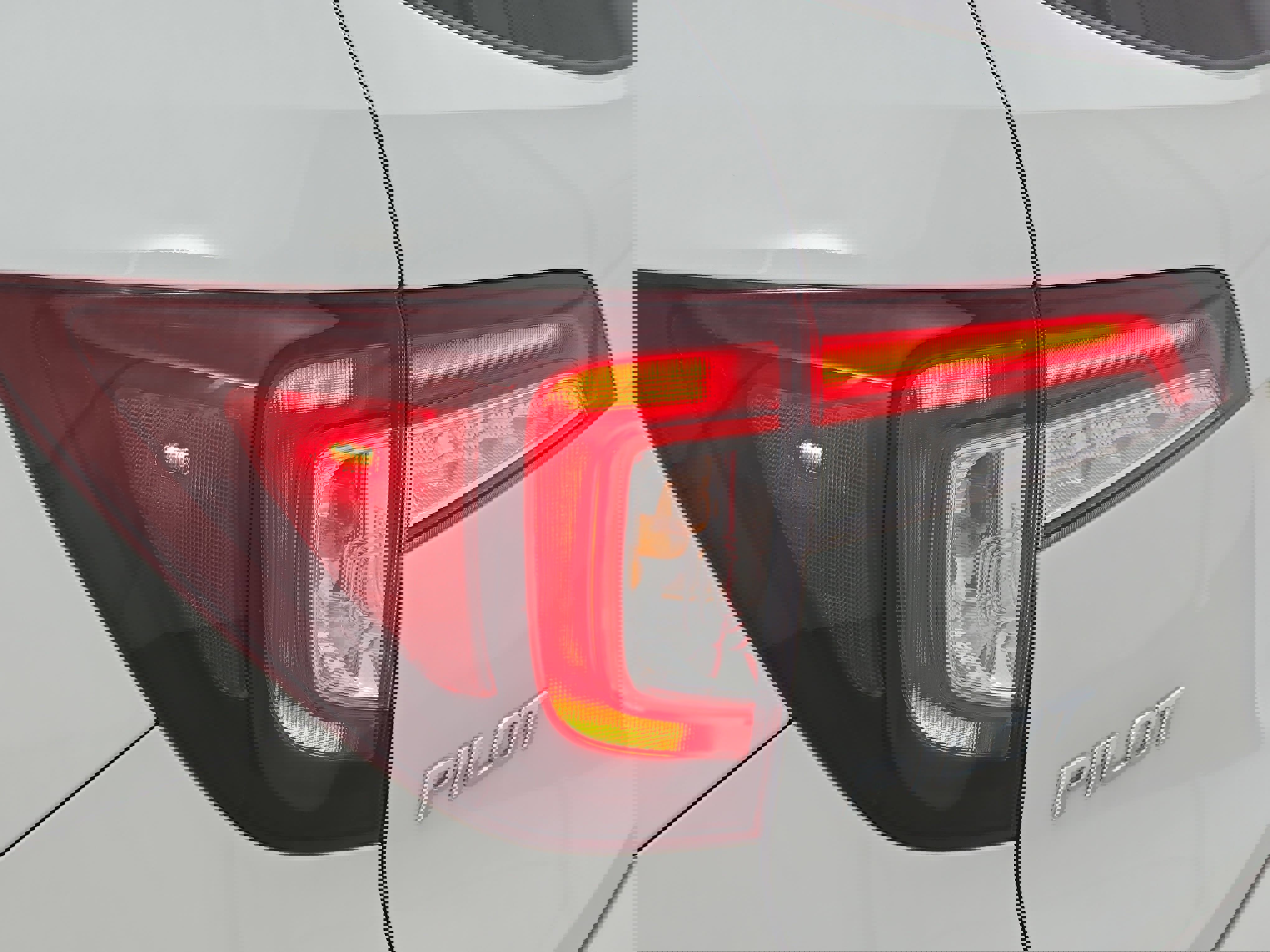 Used 2022 Honda Pilot TrailSport image 36