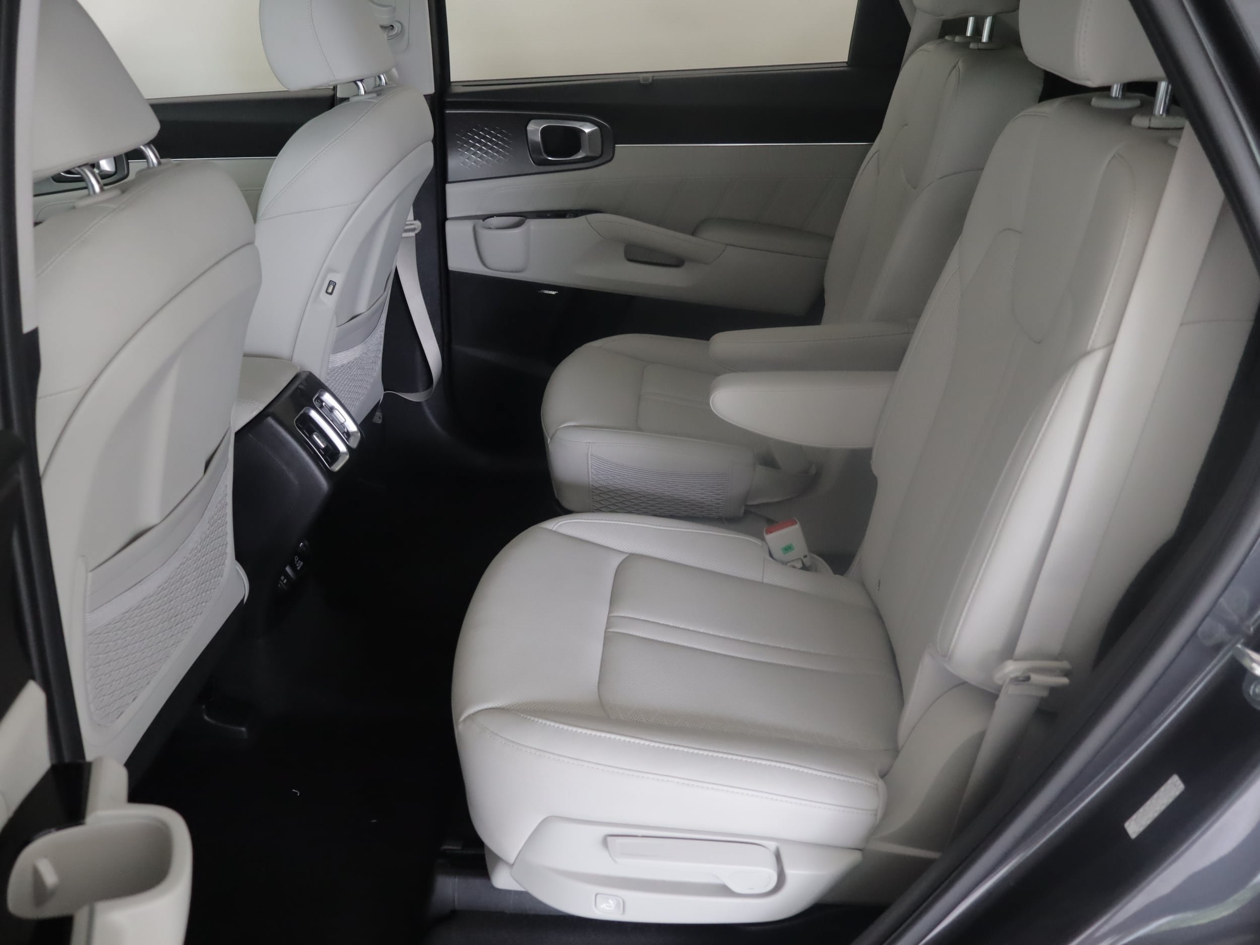 Used 2023 Kia Sorento SX Prestige w/ Panoramic Sunroof Package AWD/4WD image 9