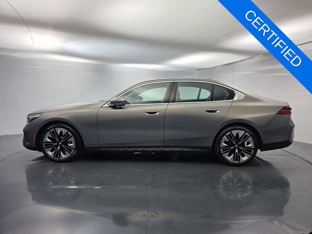 Certified 2024 BMW 530i w/ Premium Package RWD image 7