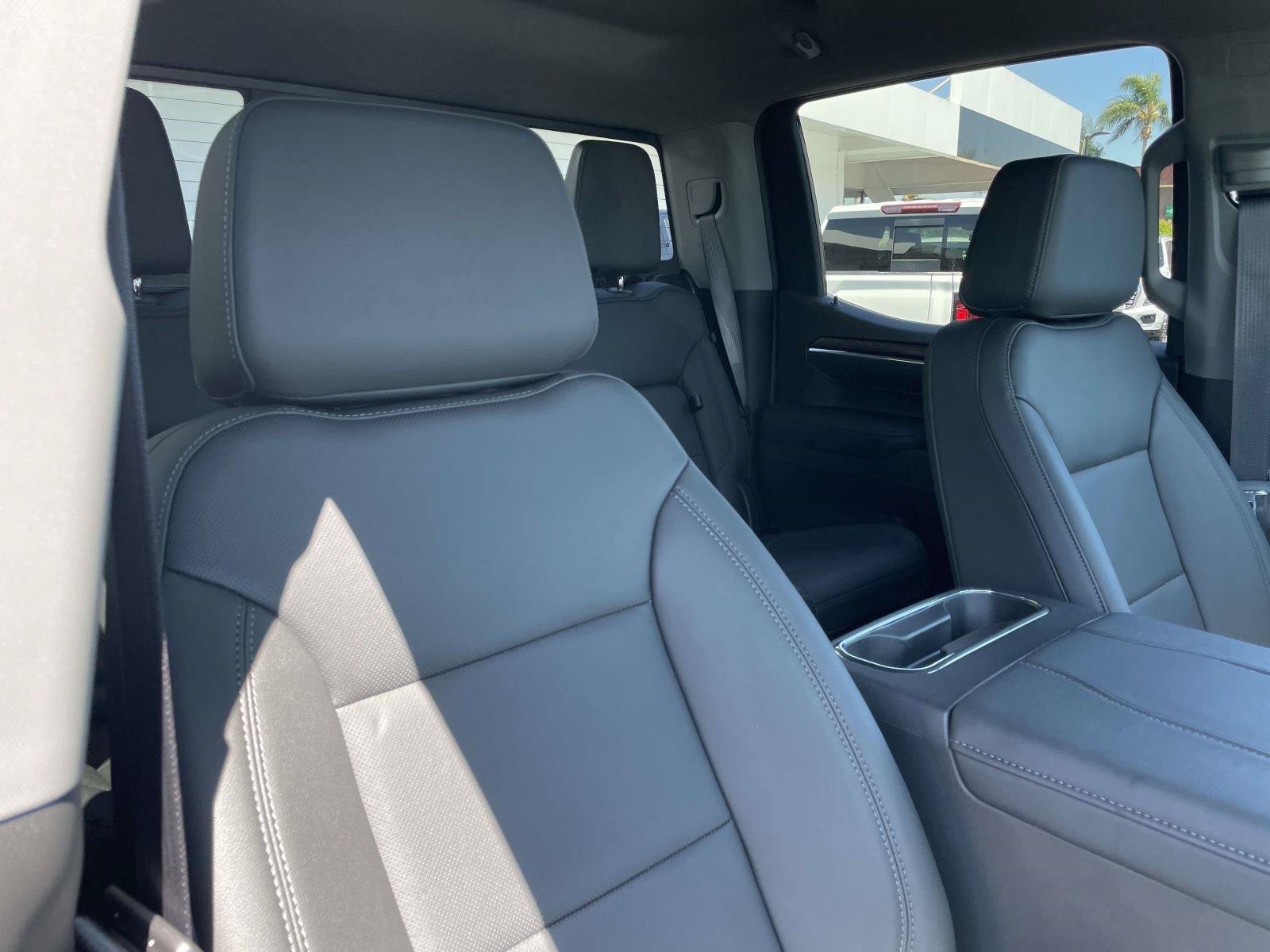 New 2026 GMC Sierra 1500 SLT w/ SLT Premium Package AWD/4WD image 28