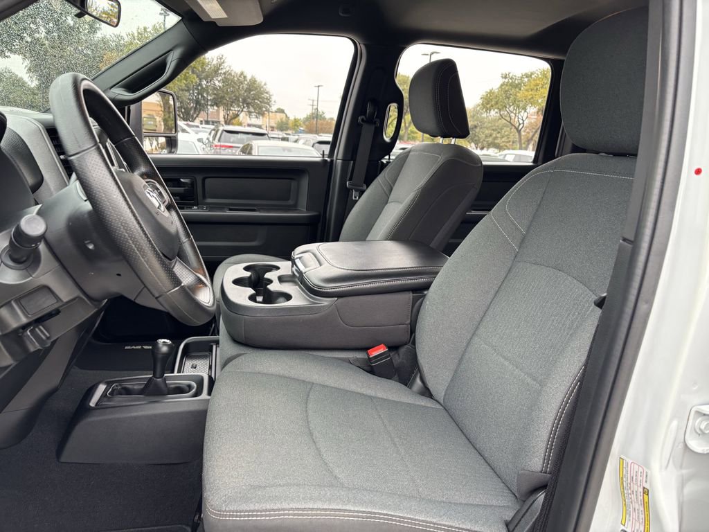 Used 2024 RAM 3500 Tradesman w/ Chrome Appearance Group image 23