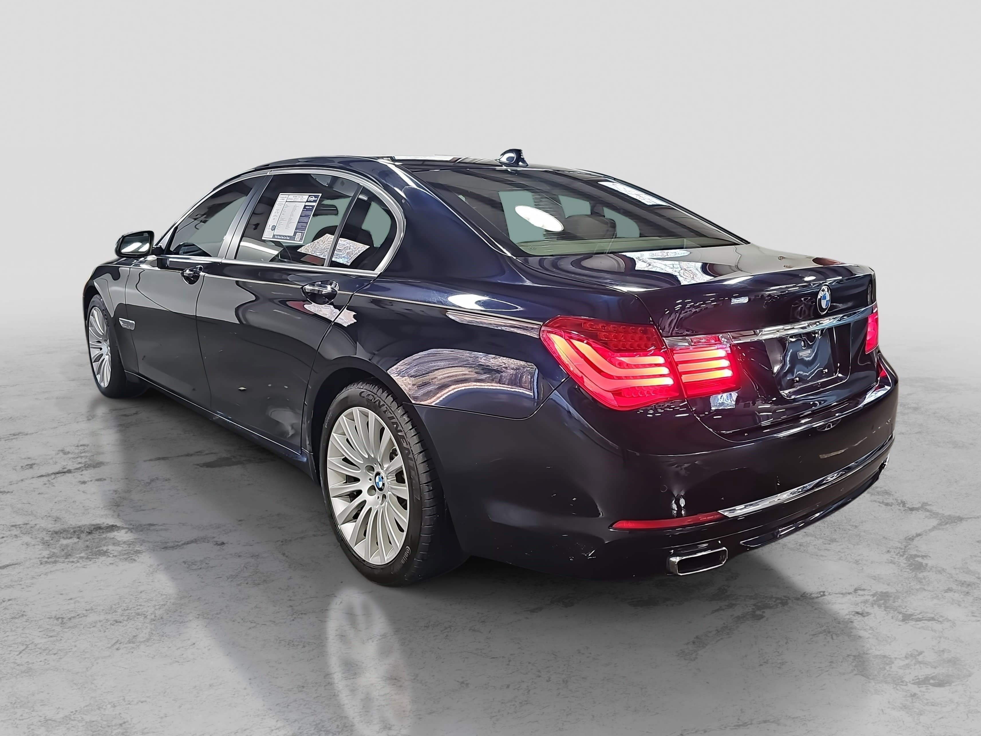 Used 2013 BMW 750Li image 7
