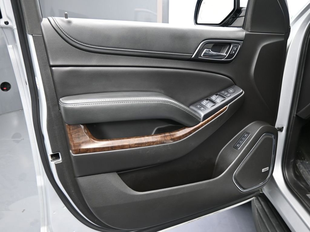 Used 2018 Chevrolet Suburban LT image 20