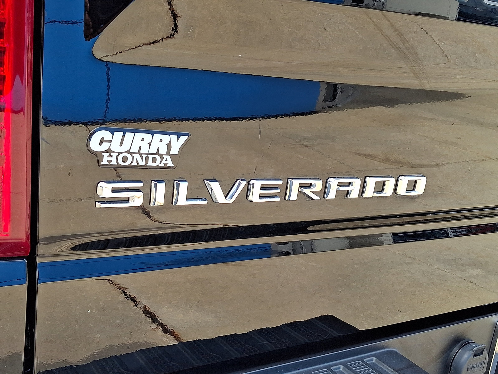Used 2023 Chevrolet Silverado 1500 LT AWD/4WD image 31