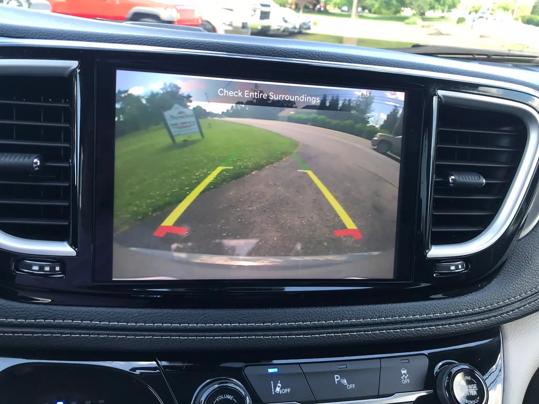 Used 2023 Chrysler Pacifica Touring-L FWD image 22