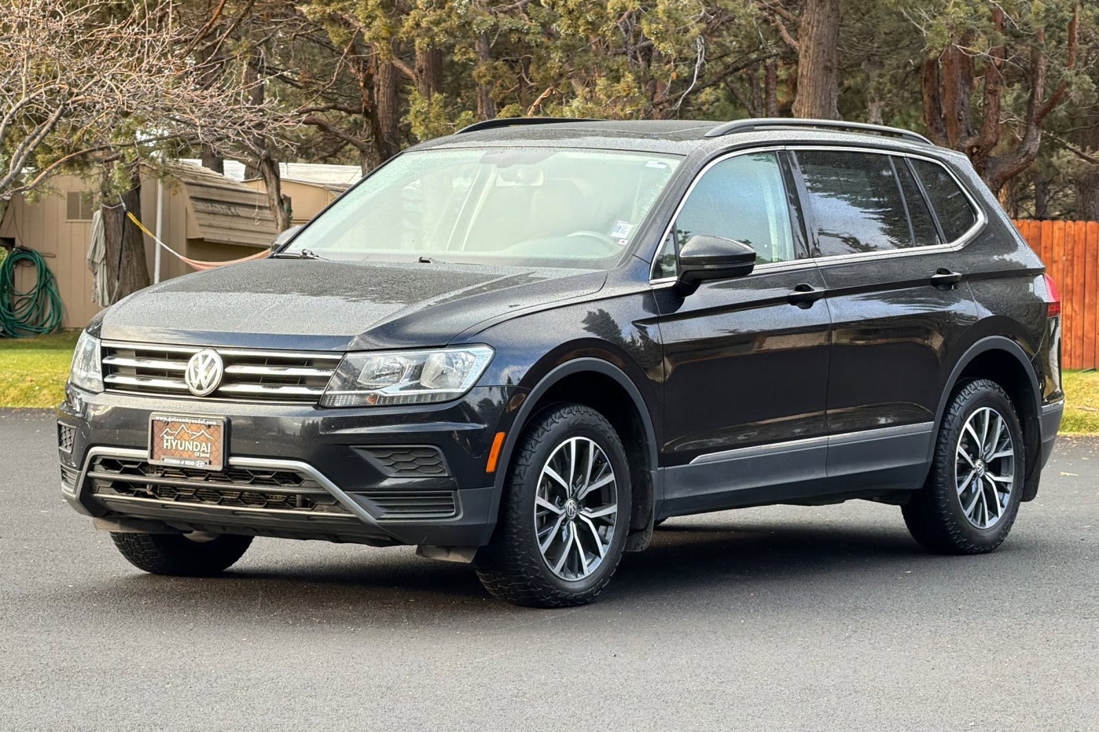 Used 2020 Volkswagen Tiguan SE w/ Panoramic Sunroof Package image 9
