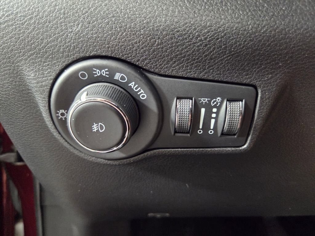 Certified 2022 Jeep Compass Latitude w/ Convenience Group AWD/4WD image 21